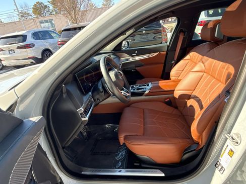 Certified 2025 BMW 760i xDrive w/ Executive Package image 10