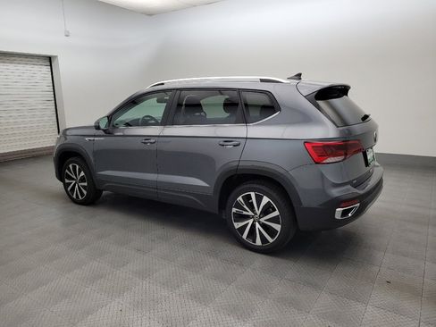 Used 2024 Volkswagen Taos SE FWD image 3