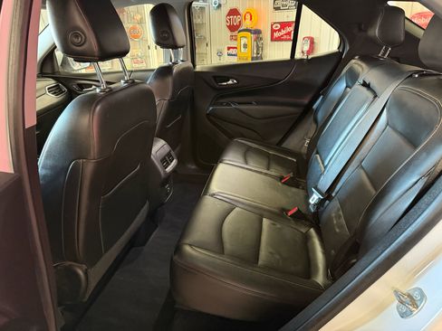 Used 2021 Chevrolet Equinox LT image 17