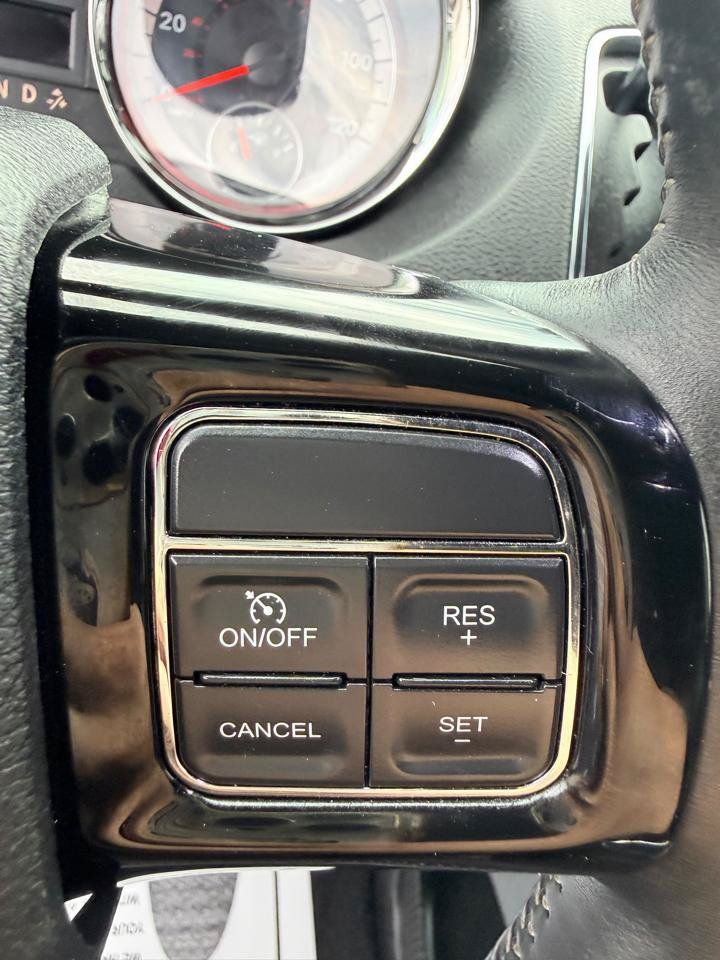 Used 2017 Dodge Grand Caravan SXT w/ Driver Convenience Group FWD image 20