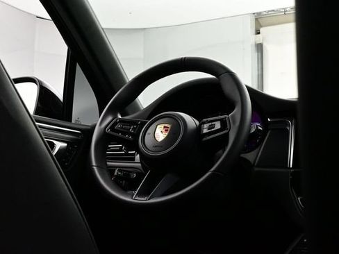 Certified 2025 Porsche Macan GTS AWD/4WD image 21