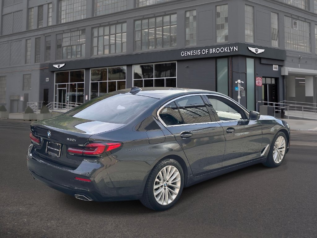 Used 2023 BMW 530i xDrive w/ Convenience Package AWD/4WD image 4