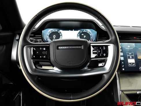 Used 2025 Land Rover Range Rover SV AWD/4WD image 27
