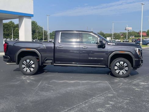 Used 2025 GMC Sierra 2500 Denali w/ Denali Reserve Package AWD/4WD image 2