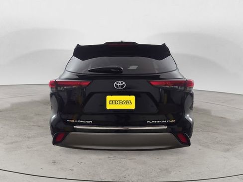 Used 2023 Toyota Highlander Platinum image 4