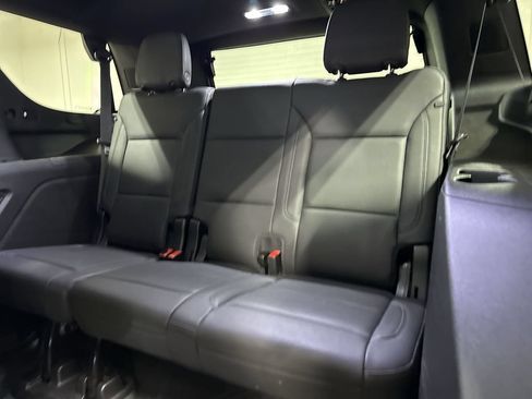 Used 2023 Chevrolet Tahoe Z71 w/ Luxury Package AWD/4WD image 25