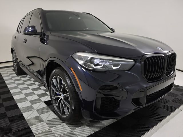 Used 2022 BMW X5 M50i w/ Parking Assistance Package AWD/4WD image 7
