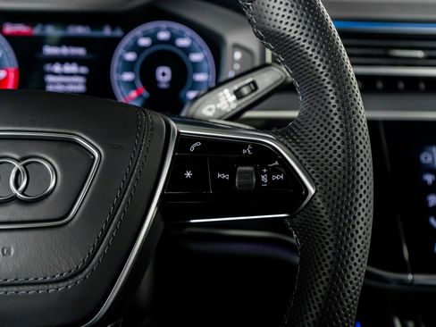 Used 2025 Audi S8 image 44