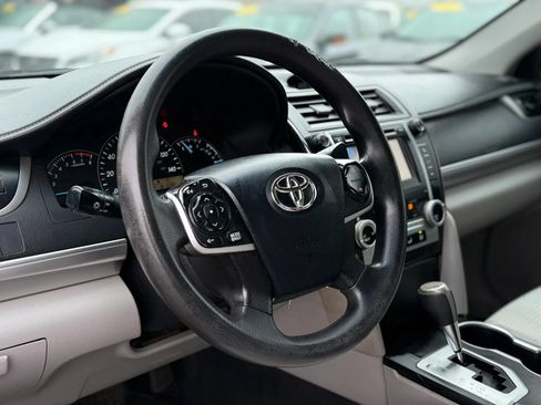 Used 2013 Toyota Camry FWD image 26