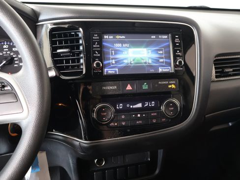 Used 2018 Mitsubishi Outlander ES AWD/4WD image 5