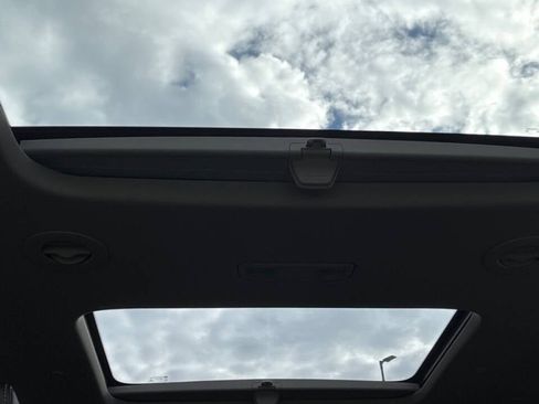 Used 2018 Chevrolet Traverse Premier w/ Driver Confidence II Package image 25