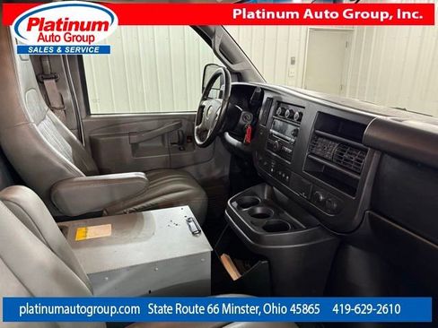 Used 2016 Chevrolet Express 3500 Extended RWD image 38