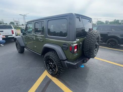 Used 2023 Jeep Wrangler Unlimited w/ Cold Weather Group AWD/4WD image 8