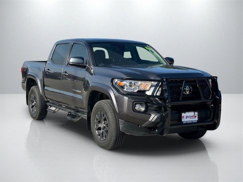 Used 2020 Toyota Tacoma SR5 image 3