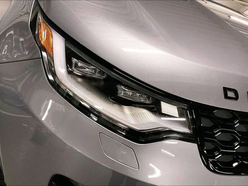 Certified 2025 Land Rover Discovery Dynamic SE AWD/4WD image 28