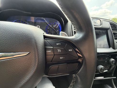 Used 2019 Chrysler 300 S AWD/4WD image 17