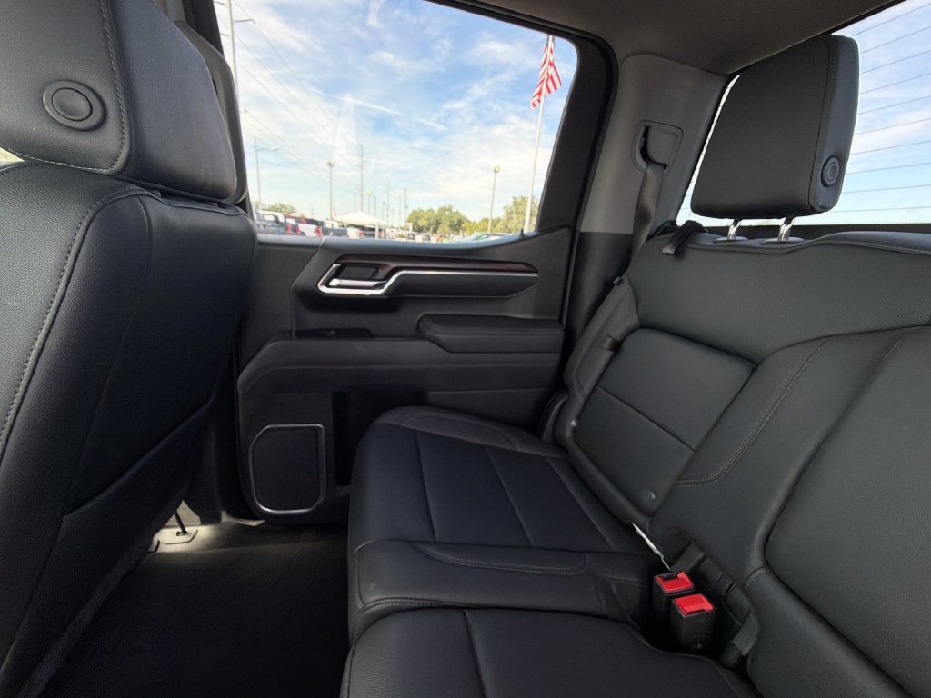 Used 2025 GMC Sierra 1500 SLT AWD/4WD image 13