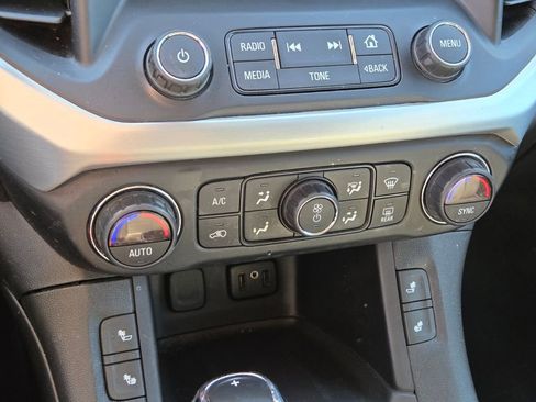 Used 2018 GMC Acadia SLT FWD image 32