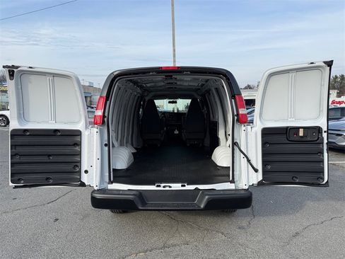 New 2025 Chevrolet Express 2500 image 19