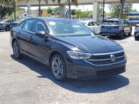 Certified 2022 Volkswagen Jetta SE FWD image 7