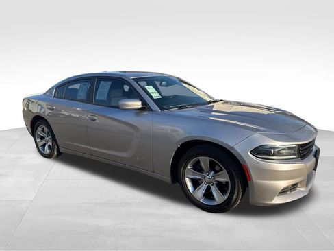 Used 2016 Dodge Charger SXT image 8