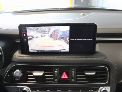 Used 2023 Genesis G70 2.0T image 25