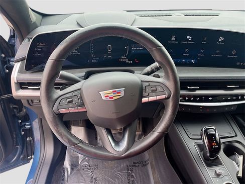 Used 2024 Cadillac XT4 Sport image 11