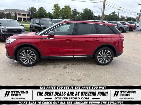 Used 2025 Lincoln Corsair Reserve w/ Equipment Group 202A AWD/4WD image 12