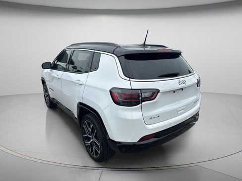 Used 2025 Jeep Compass Limited w/ Elite Group AWD/4WD image 5