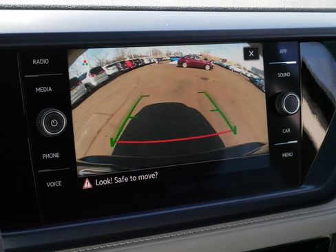 Certified 2023 Volkswagen Taos SE w/ Black Wheel Package image 31