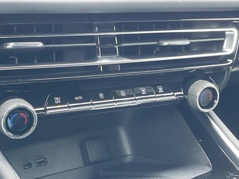 New 2026 Chevrolet Traverse LT image 23