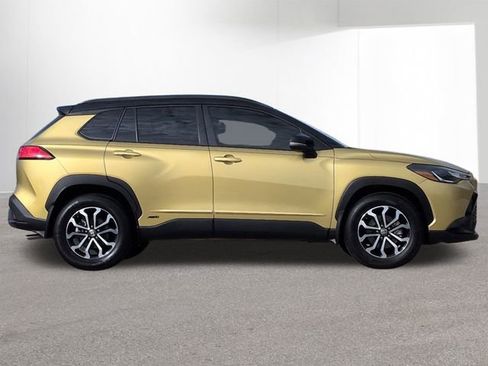 Certified 2024 Toyota Corolla Cross SE image 4