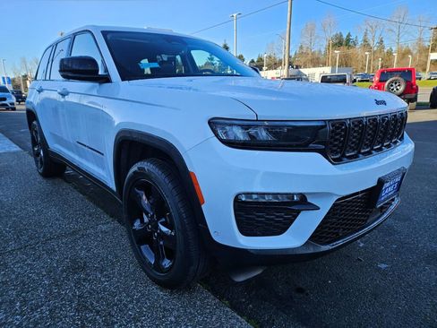 Used 2023 Jeep Grand Cherokee Limited w/ Luxury Tech Group II image 7