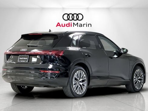 Used 2024 Audi Q8 e-tron Prestige w/ Prestige Package image 5