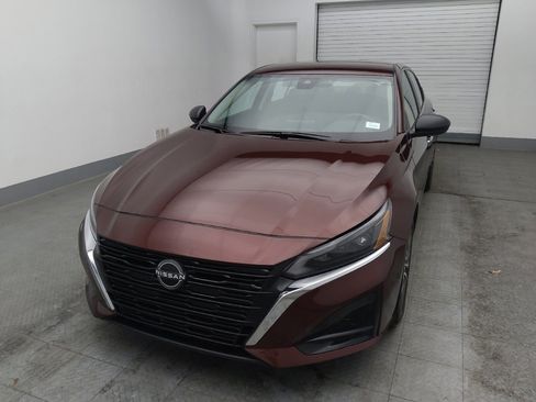 Used 2024 Nissan Altima 2.5 SV image 15