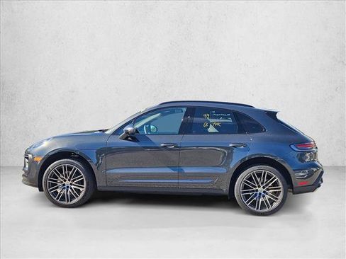 Used 2025 Porsche Macan AWD/4WD image 3