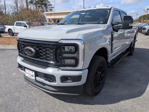 Certified 2026 Ford F250 Lariat w/ Black Appearance Package image 7