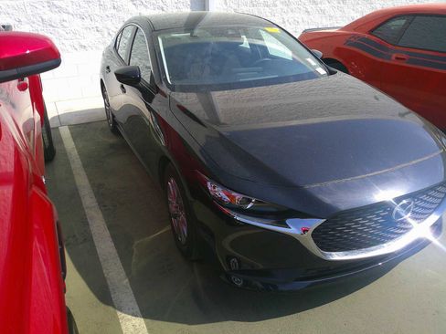 Used 2021 MAZDA MAZDA3 s image 3