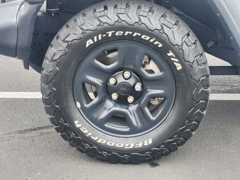 Used 2020 Jeep Wrangler Sport AWD/4WD image 12