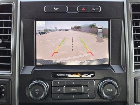 Used 2019 Ford F150 XLT w/ Equipment Group 302A Luxury AWD/4WD image 14