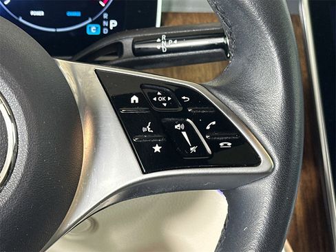 Certified 2023 Mercedes-Benz C 300 Sedan w/ Exclusive Trim Package image 28