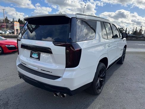 Used 2021 GMC Yukon Denali w/ Denali Premium Package image 9