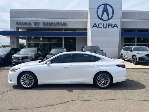 Used 2020 Lexus ES 350 w/ Accessory Package 2 FWD image 2