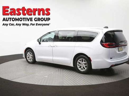 Used 2024 Chrysler Pacifica Touring-L FWD image 64