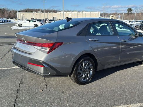 Used 2024 Hyundai Elantra SEL image 5