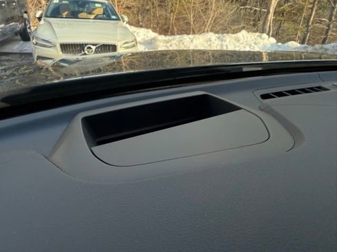 Certified 2023 Volvo XC60 B5 Ultimate w/ Climate Package image 21