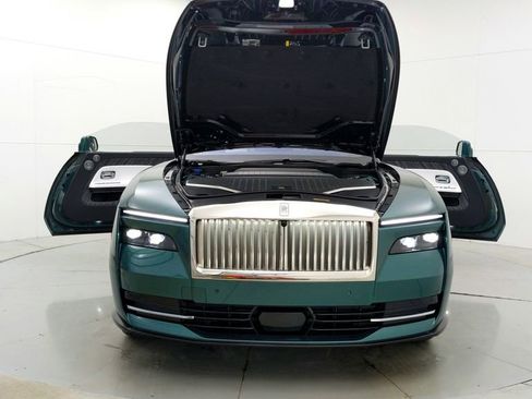 Used 2024 Rolls-Royce Spectre w/ Spectre Launch Package AWD/4WD image 18