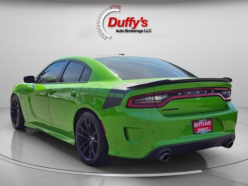 Used 2017 Dodge Charger R/T w/ Quick Order Package 21Y RWD image 15