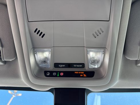 Used 2024 Chevrolet Equinox LT w/ LPO, Floor Liner Package FWD image 10