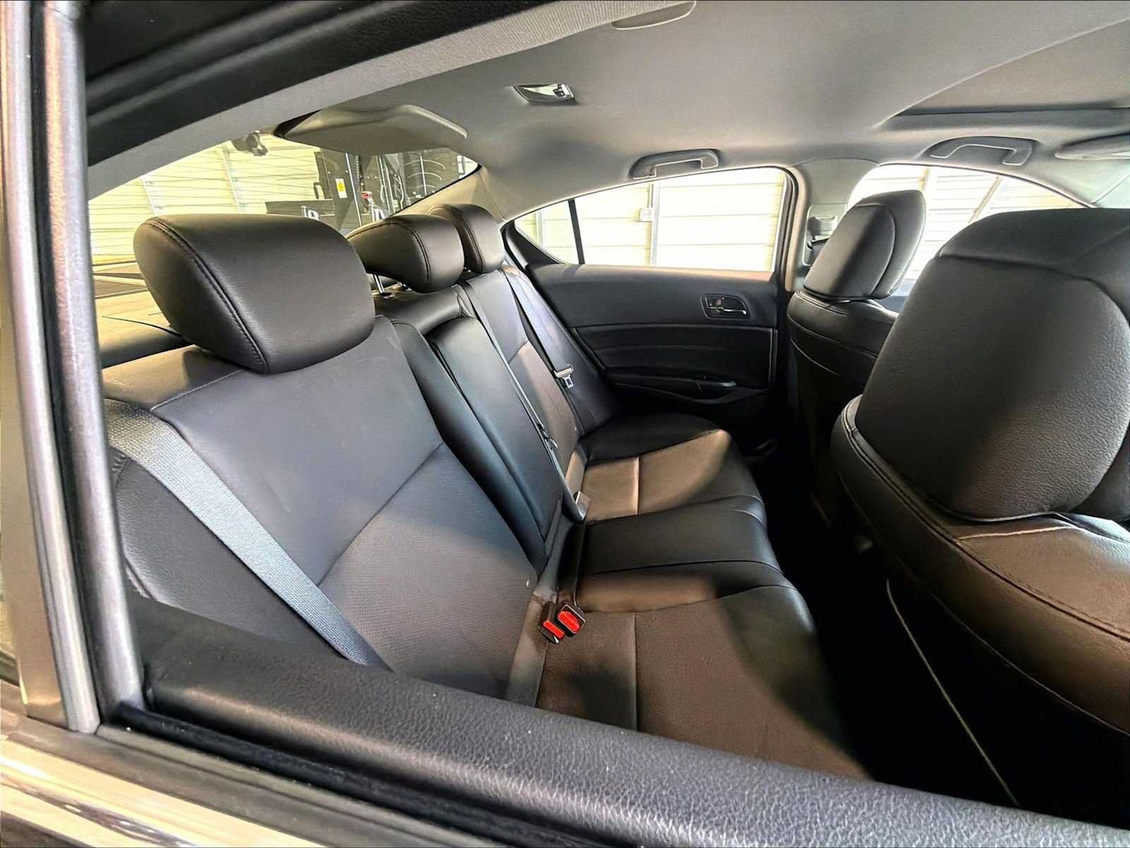 Used 2017 Acura ILX FWD image 28